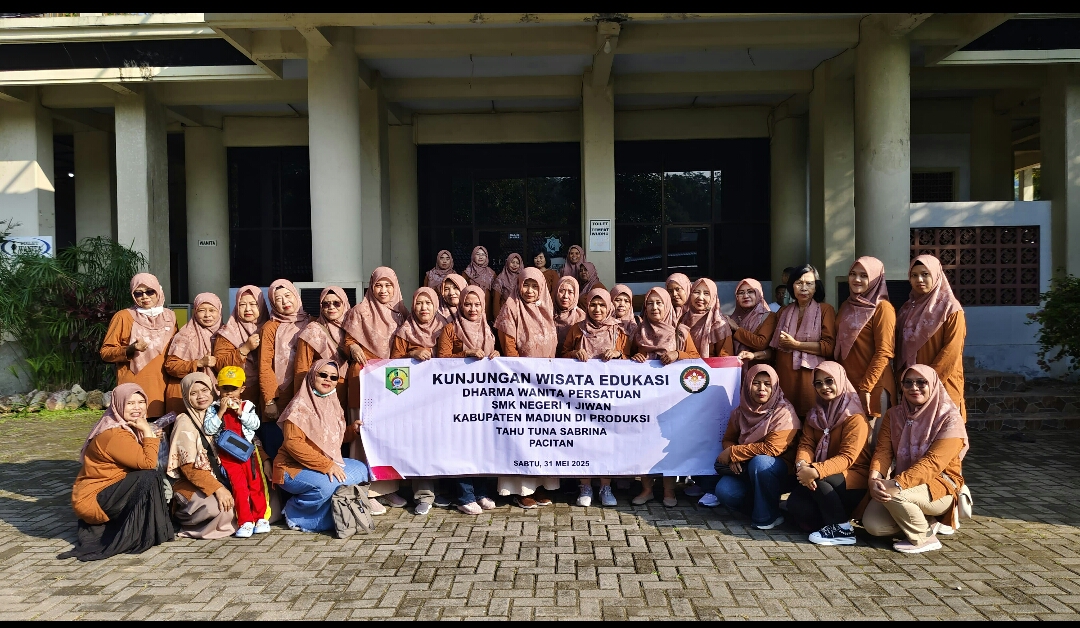 Giat Dharmawanita Persatuan SMKN 1 Jiwan Di Pacitan